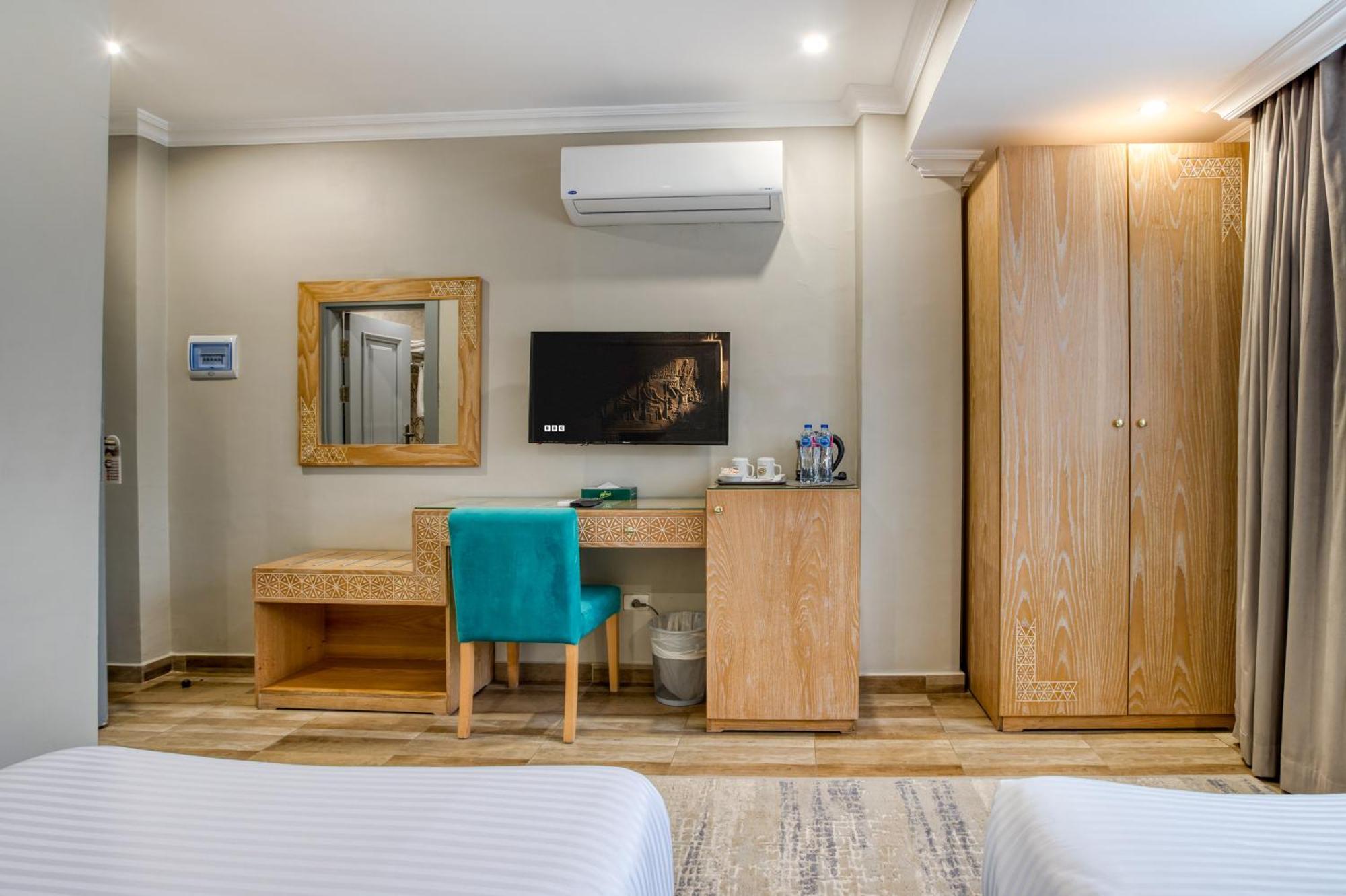 Mamlouk Pyramids Hotel