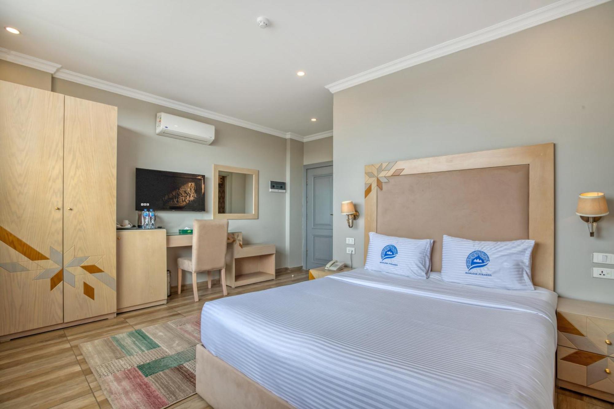 Mamlouk Pyramids Hotel